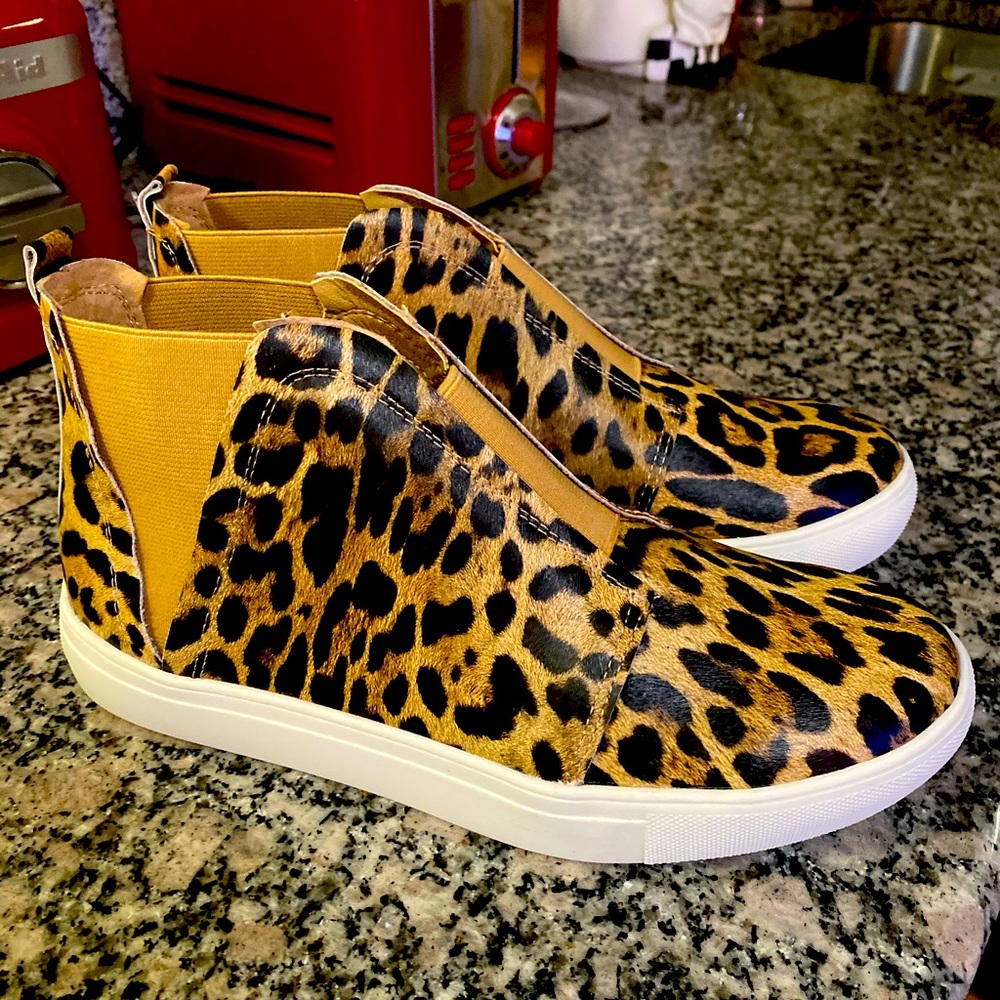 Matisse
Love Worn Pull-On Sneaker
